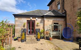 Beautiful Self Contained Apartment With Garden